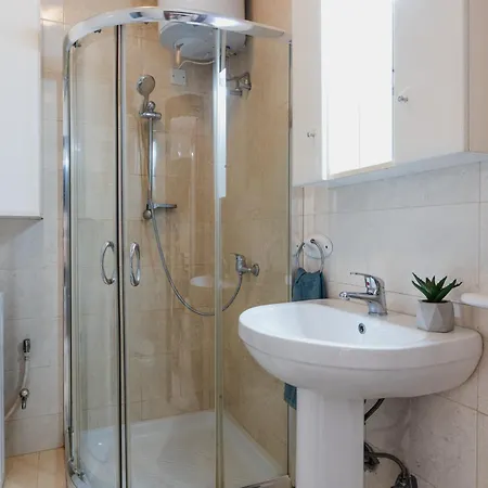 Apartment Gem With Terrace Close To The Sea